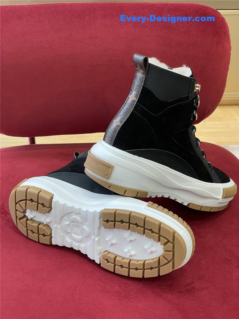 l0vis Vvtt0n lv squad shearling sneaker boots
