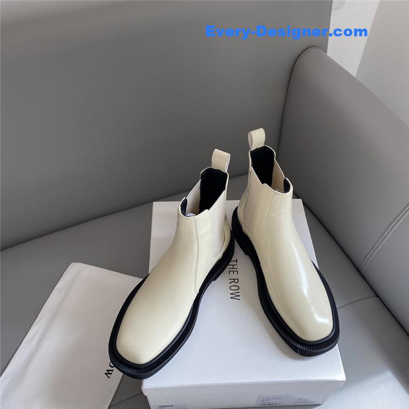 The R0w white elastic ranger chelsea boots