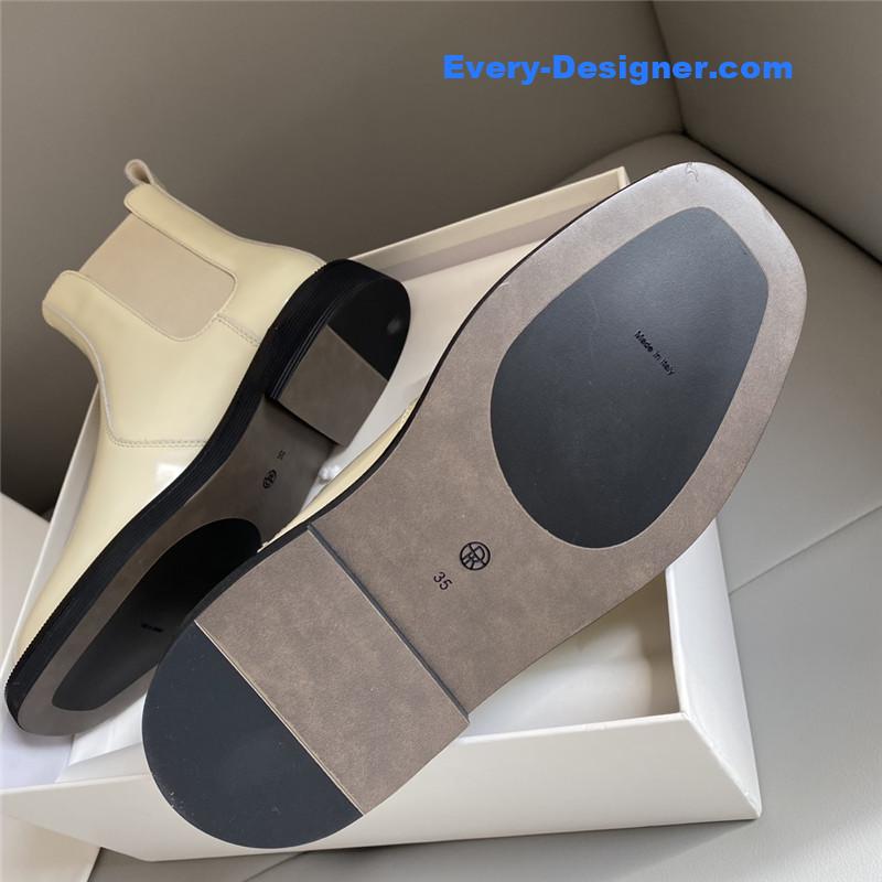 The R0w white elastic ranger chelsea boots