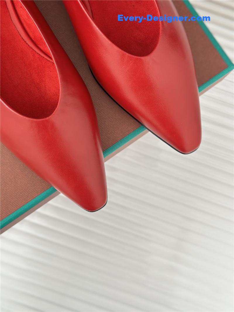 L0r0 P1ana retro witch flats