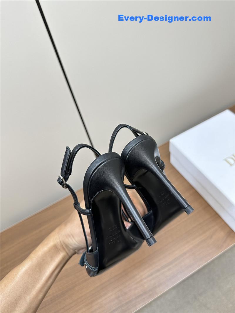 D10r new early spring sandals