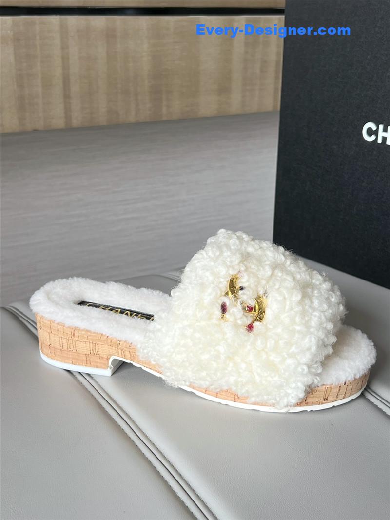 Ch**el new wool slippers
