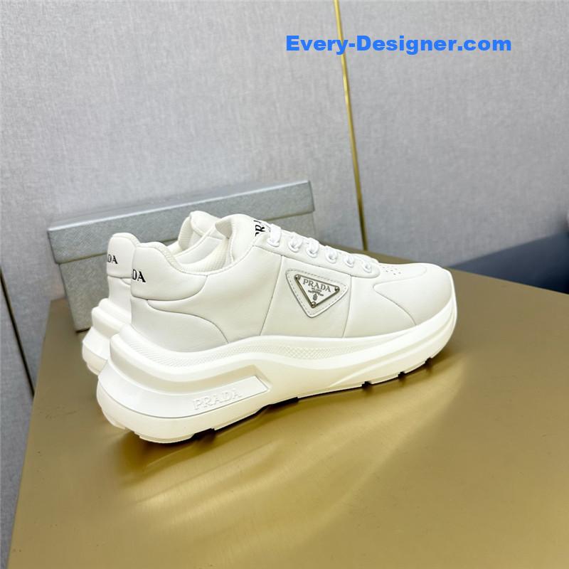 Pra*a new casual shoes