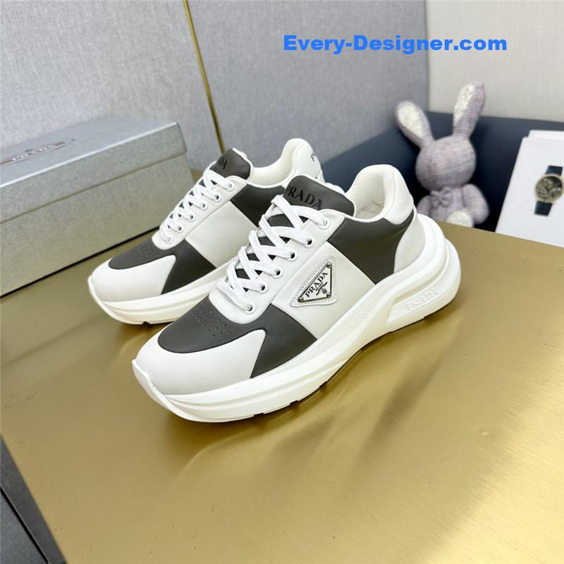 Pra*a new casual shoes