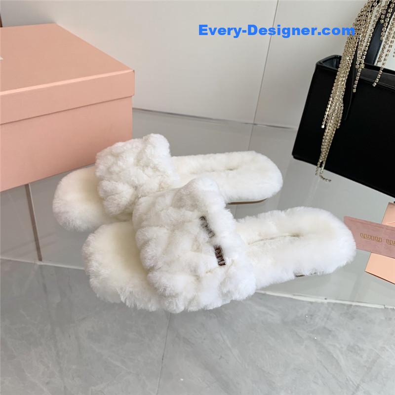 M1um1u new flat wool slippers