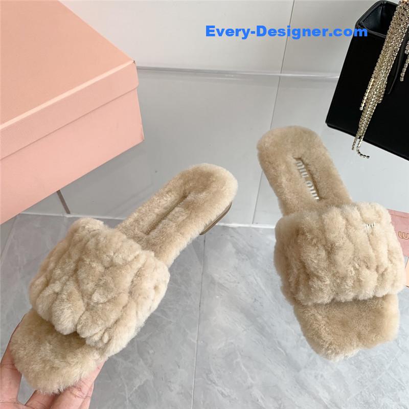 M1um1u new flat wool slippers