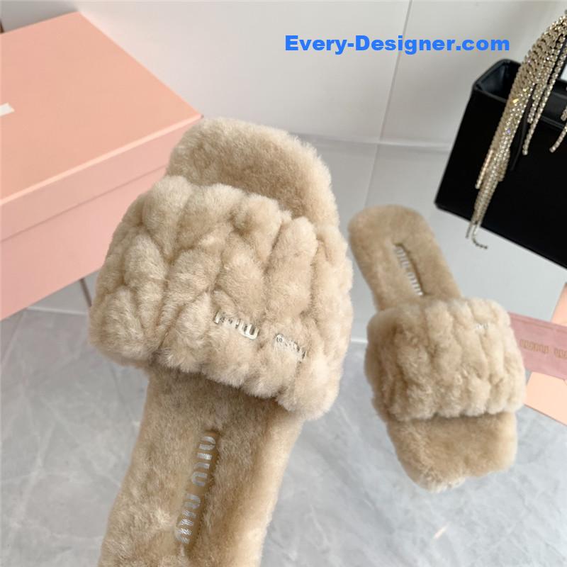 M1um1u new flat wool slippers
