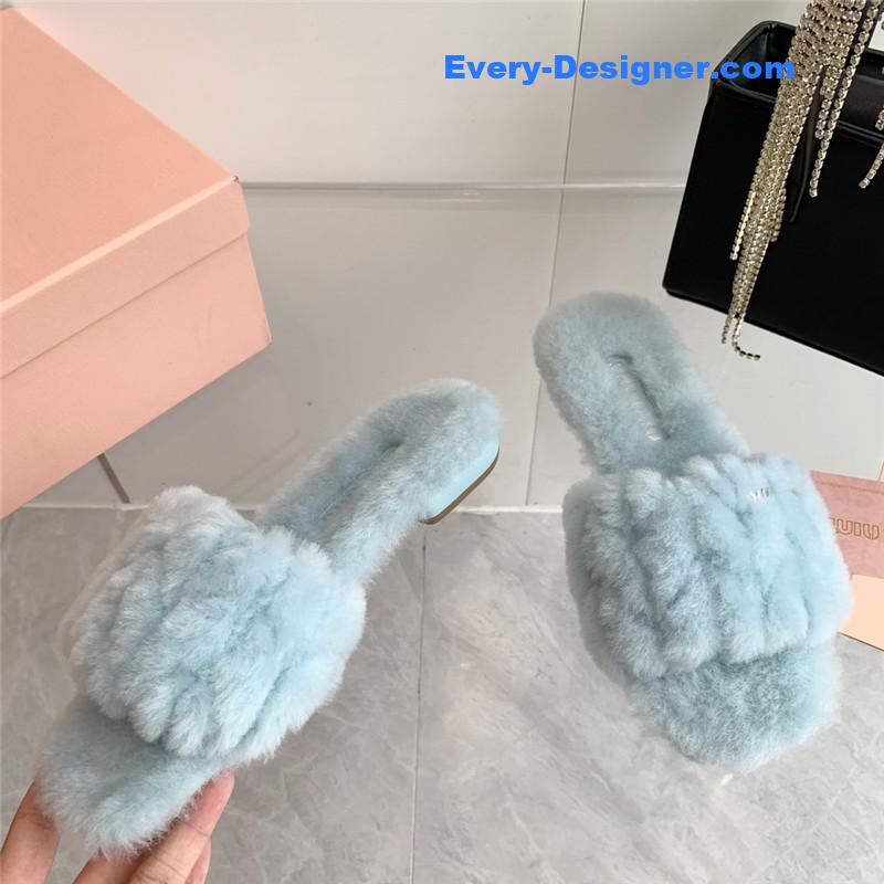 M1um1u new flat wool slippers
