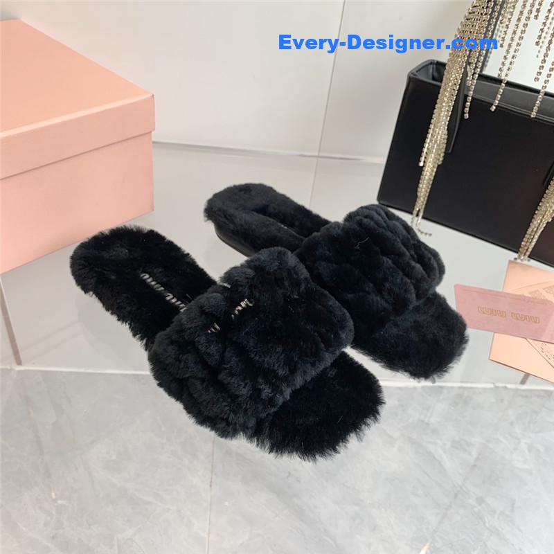 M1um1u new flat wool slippers