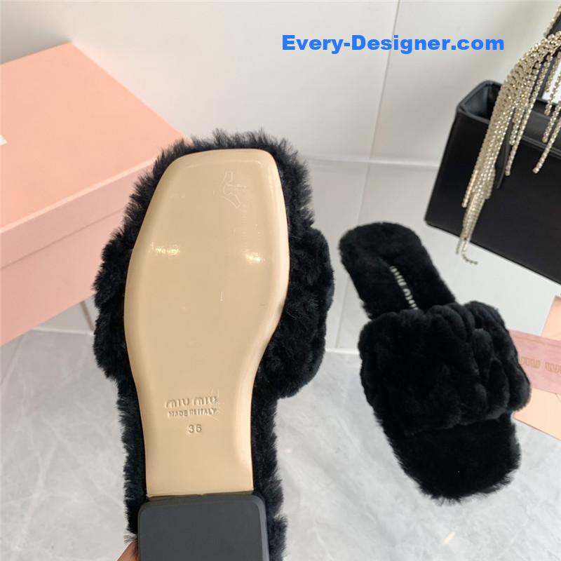 M1um1u new flat wool slippers
