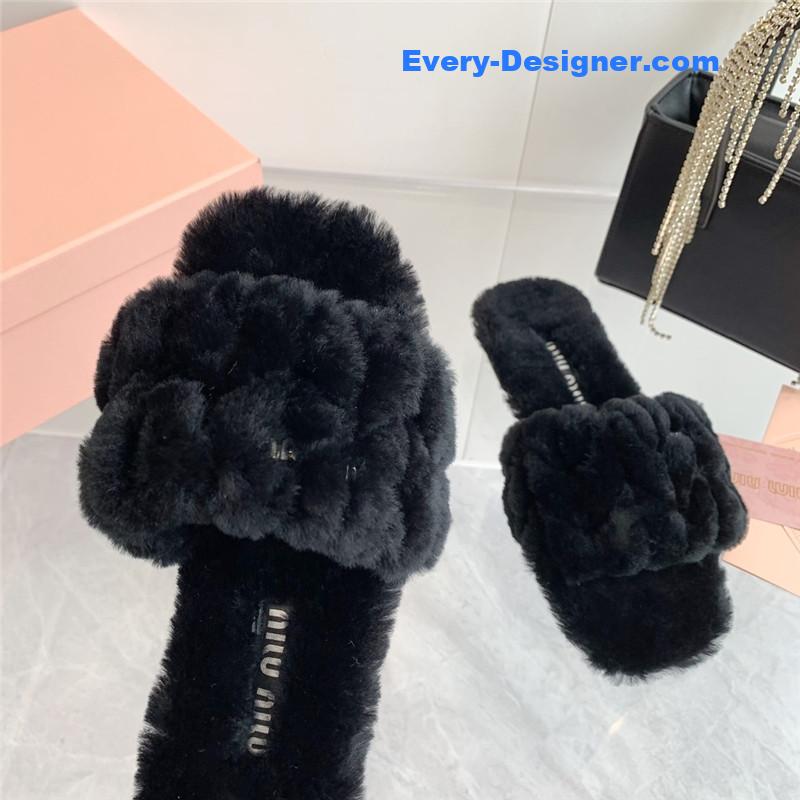 M1um1u new flat wool slippers