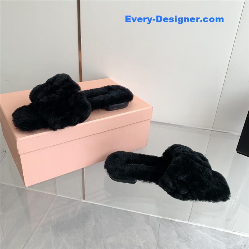 M1um1u new flat wool slippers