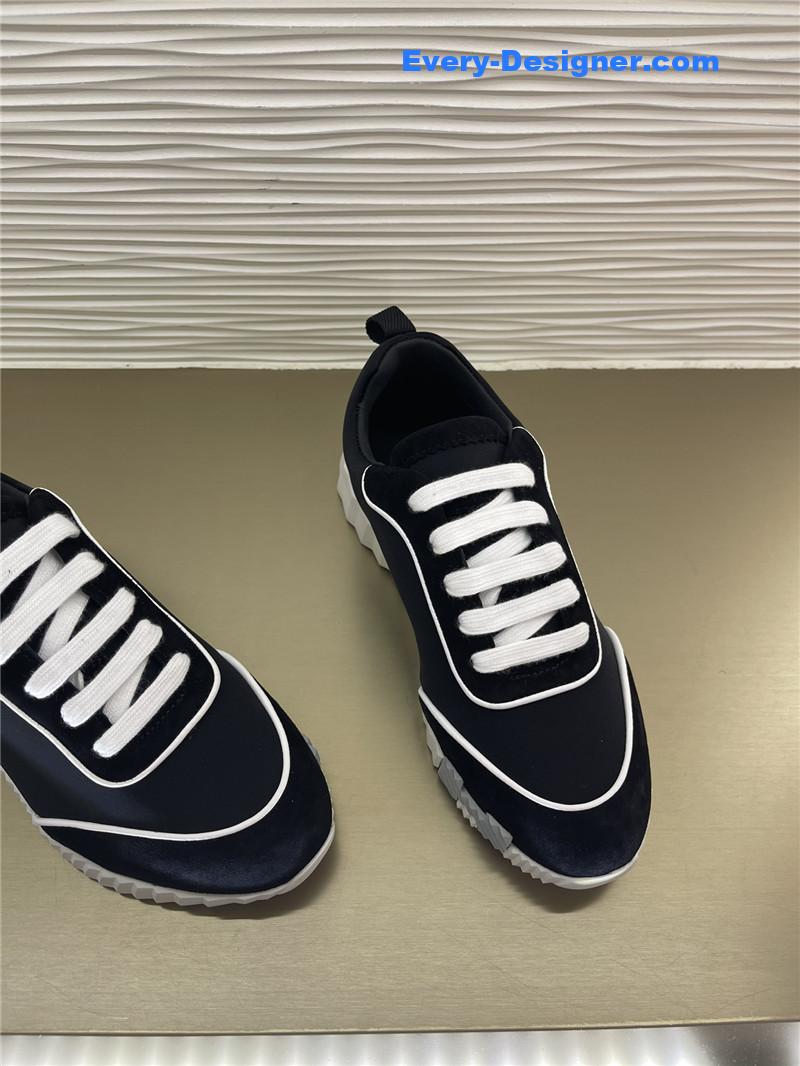 H**me5 bouncing low-top sneakers in black for women