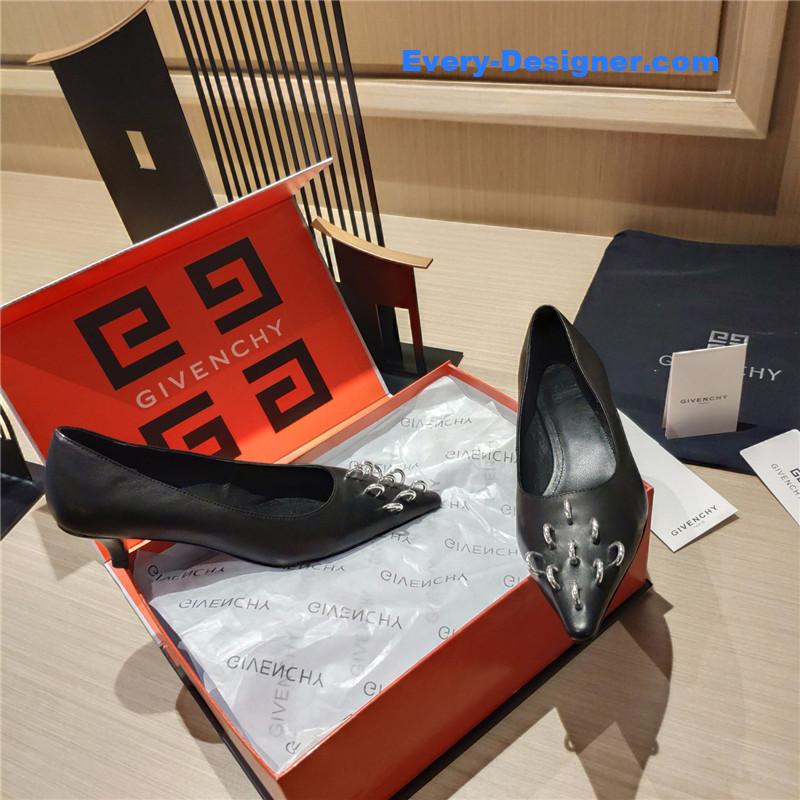 Givenchy Chain Stud Pointed Pumps Black Leather