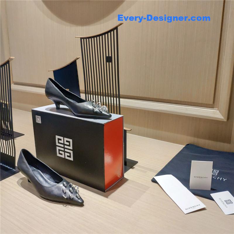 Givenchy Chain Stud Pointed Pumps Black Leather