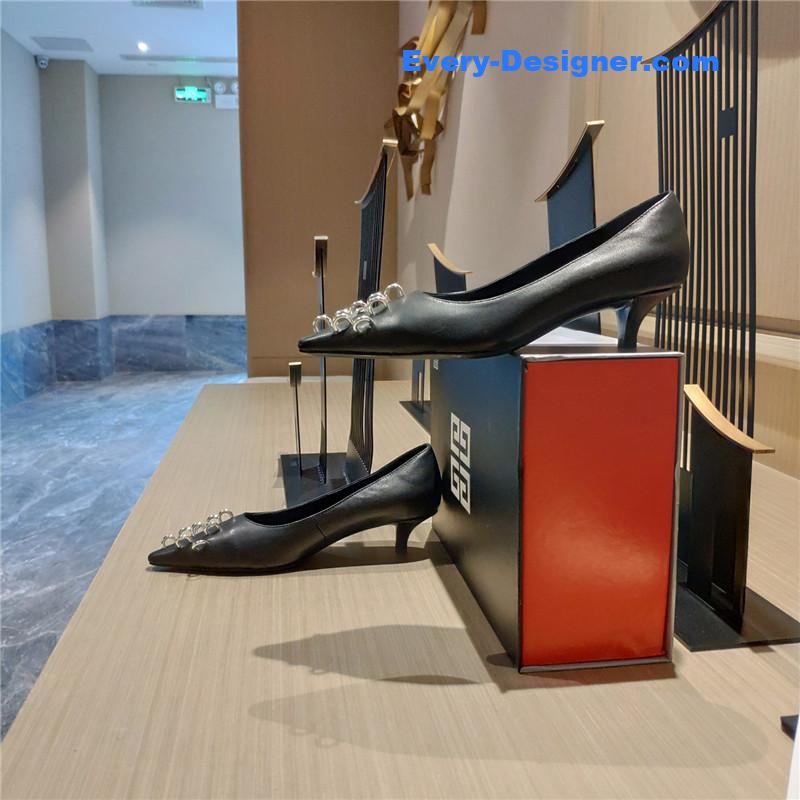 Givenchy Chain Stud Pointed Pumps Black Leather