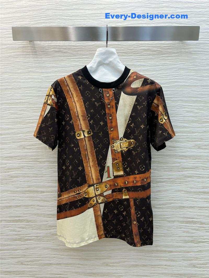 l0vis Vvtt0n lv metal chain luggage print t-shirt replica clothes
