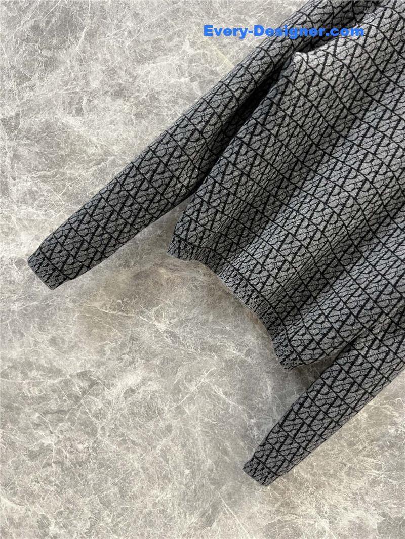 Va1e*ntin0 crew neck knitted sweater replica designer clothes