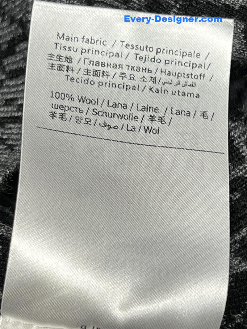 Va1e*ntin0 crew neck knitted sweater replica designer clothes