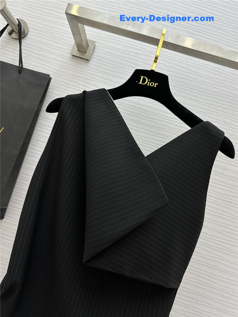a1exa*der Mcqv*en v-neck waist dress replica d&g clothing