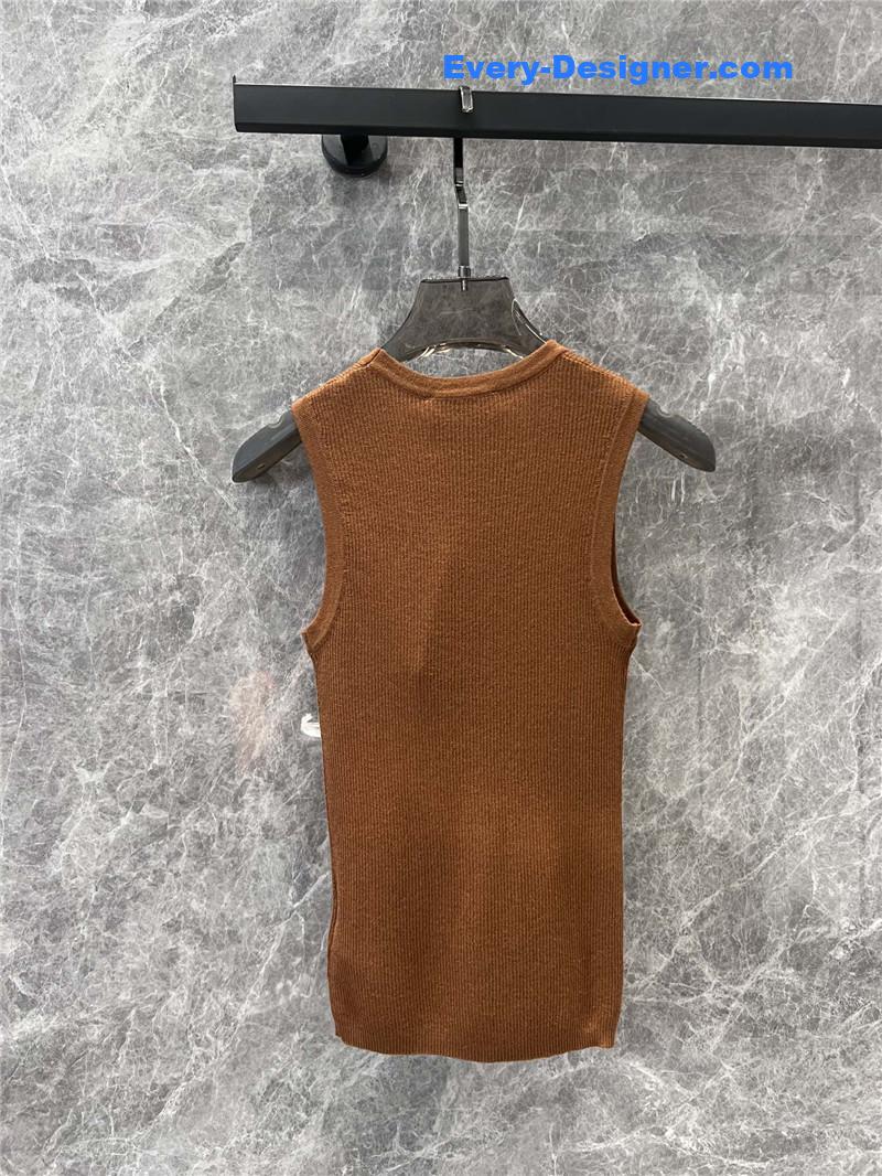 Y51 letter brooch knitted vest replicas clothes