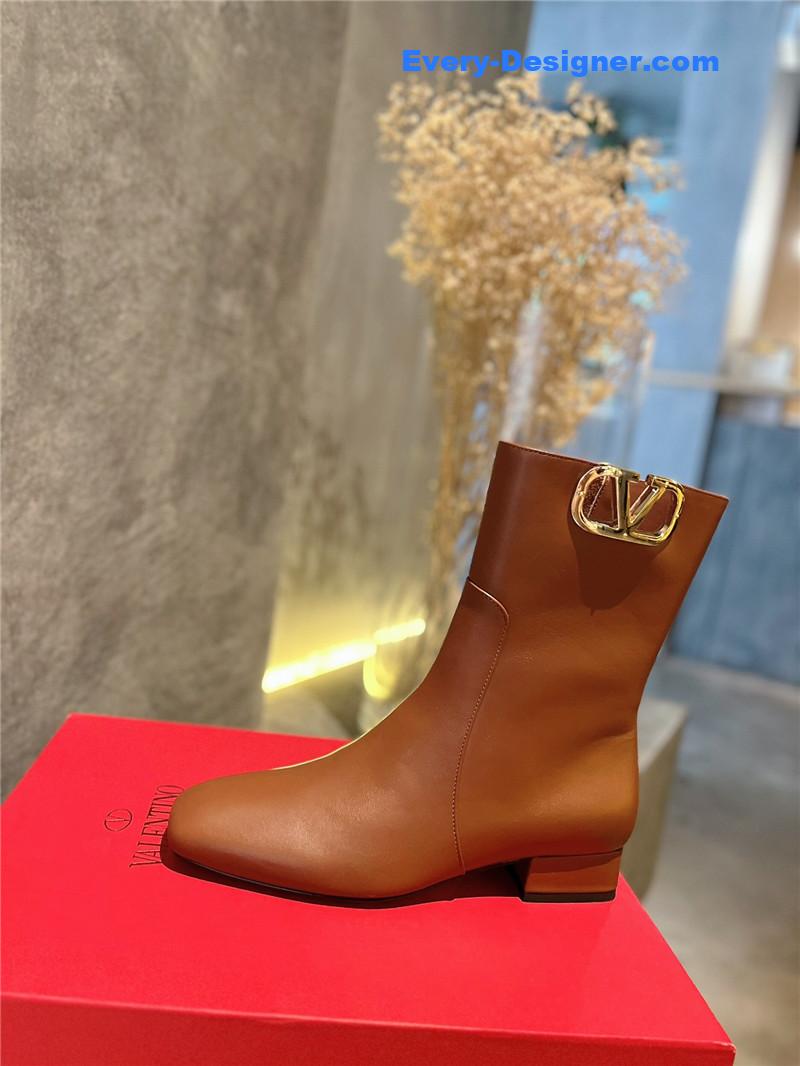 Va1e*ntin0 vlogo brown calfskin ankle boots