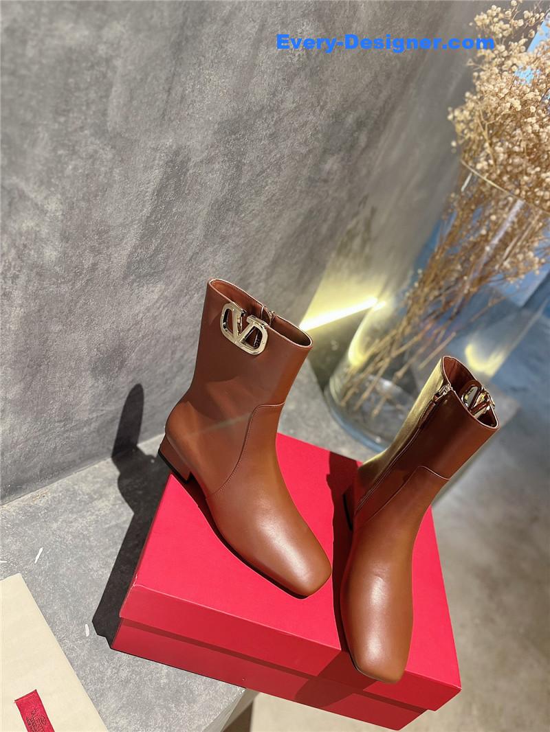 Va1e*ntin0 vlogo brown calfskin ankle boots