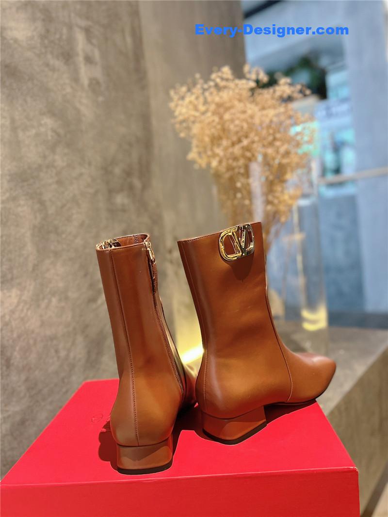 Va1e*ntin0 vlogo brown calfskin ankle boots