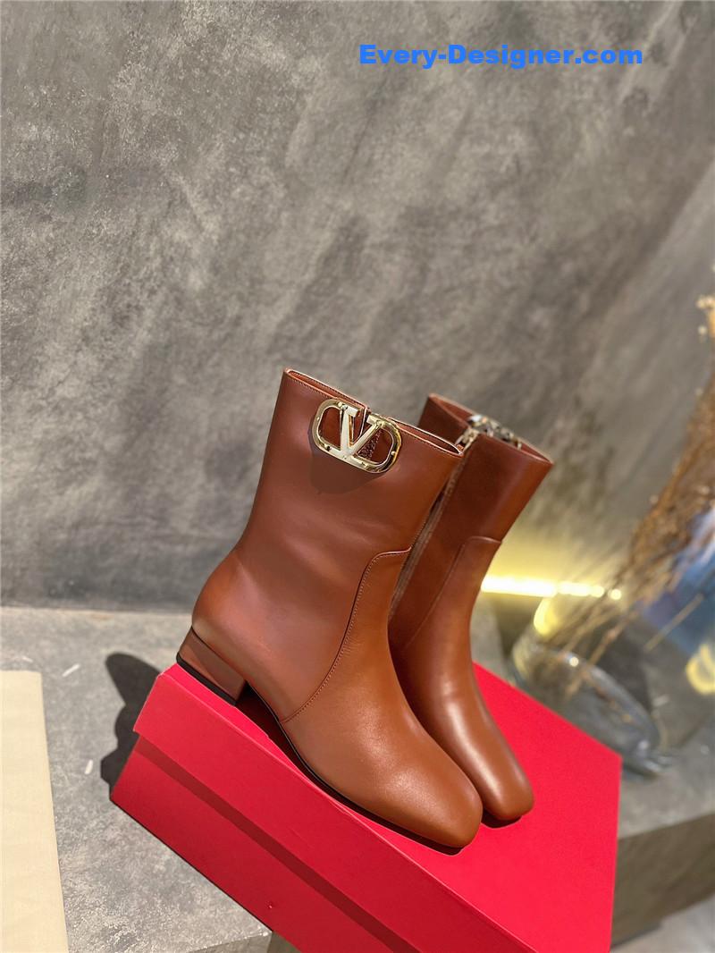 Va1e*ntin0 vlogo brown calfskin ankle boots