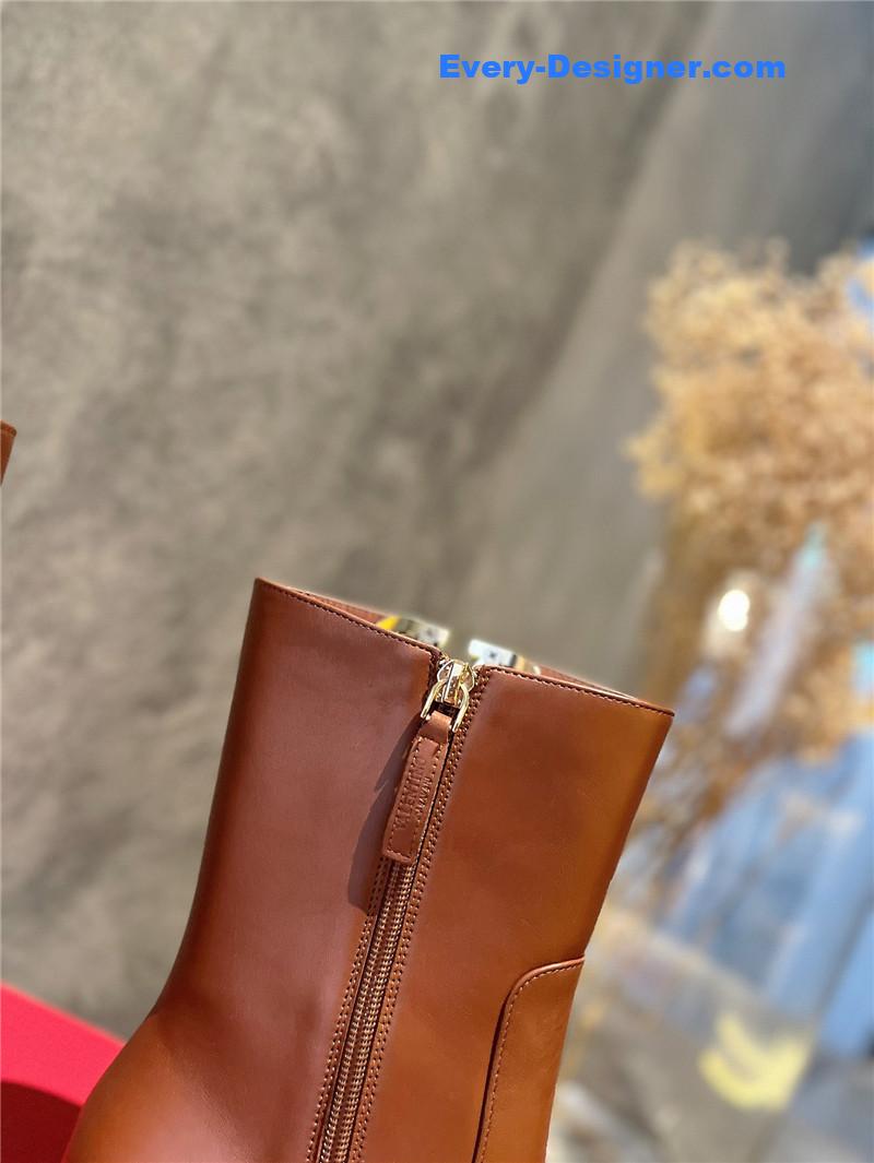 Va1e*ntin0 vlogo brown calfskin ankle boots