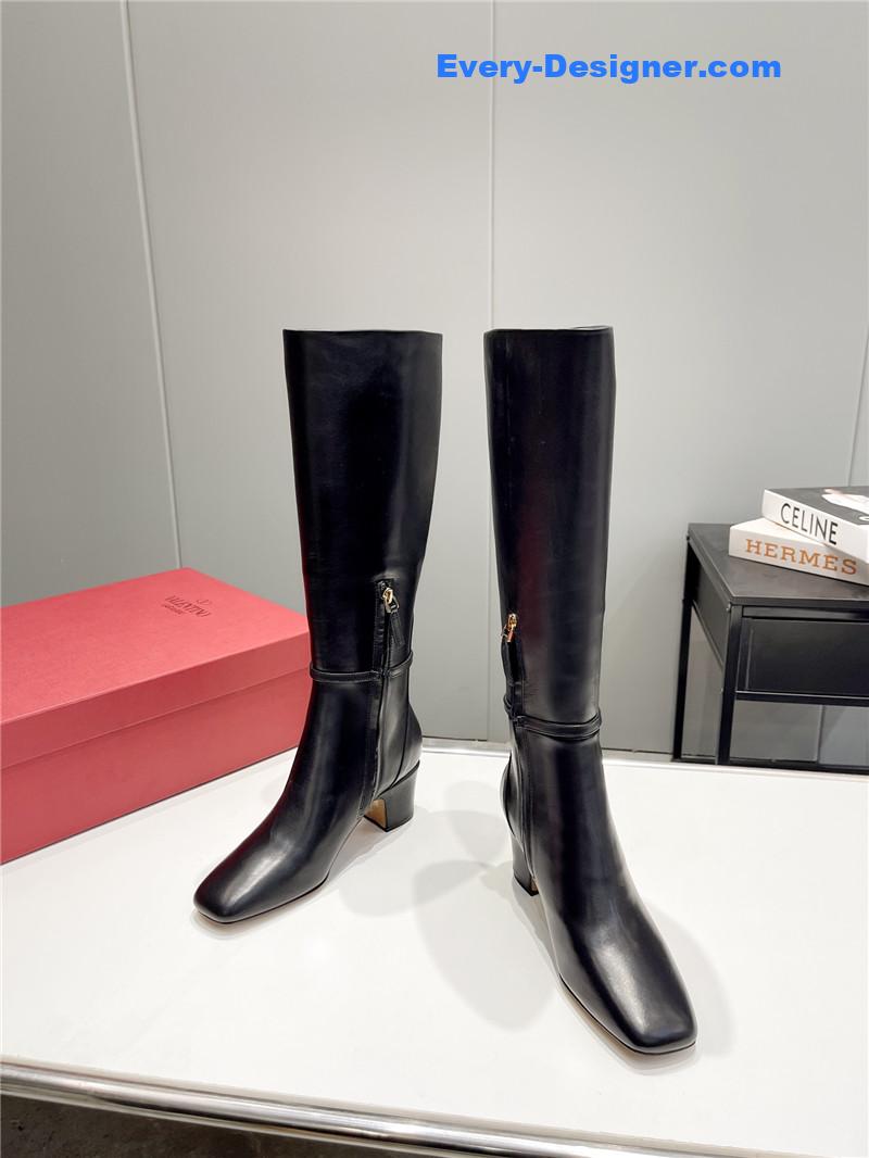 Va1e*ntin0 garavani black tan-go keen high boots