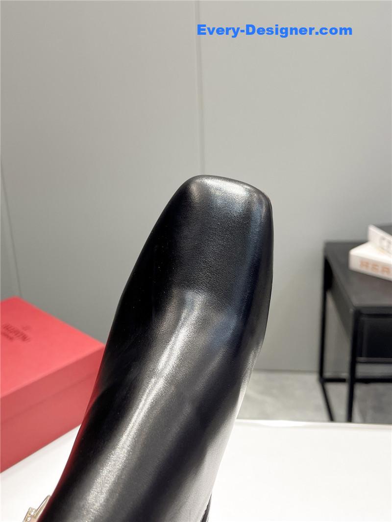 Va1e*ntin0 garavani black tan-go keen high boots