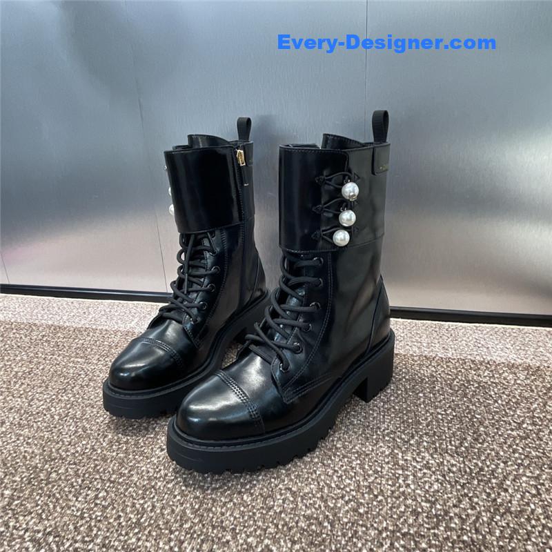 D10r d-strike ankle boots