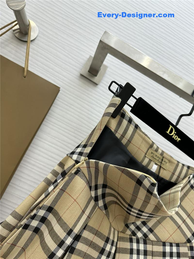 Bv*b*rry short plaid skirt cheap replica designer clothes