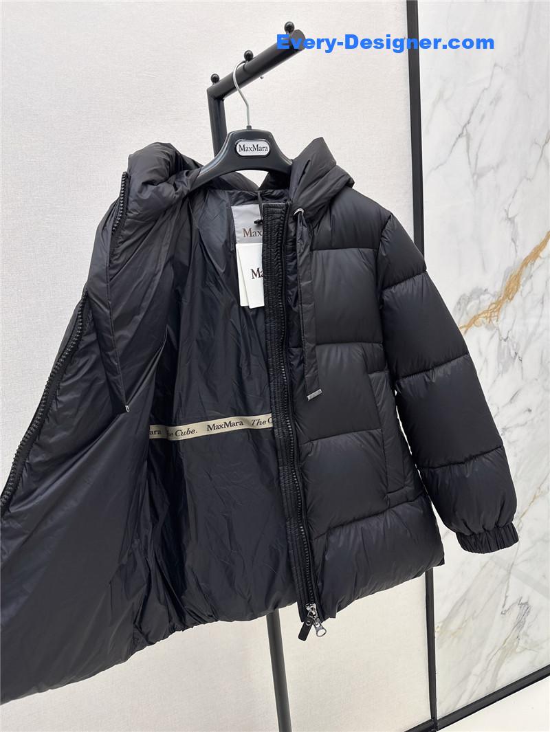 Vanitoo mid-length hooded down jacket replica clothing