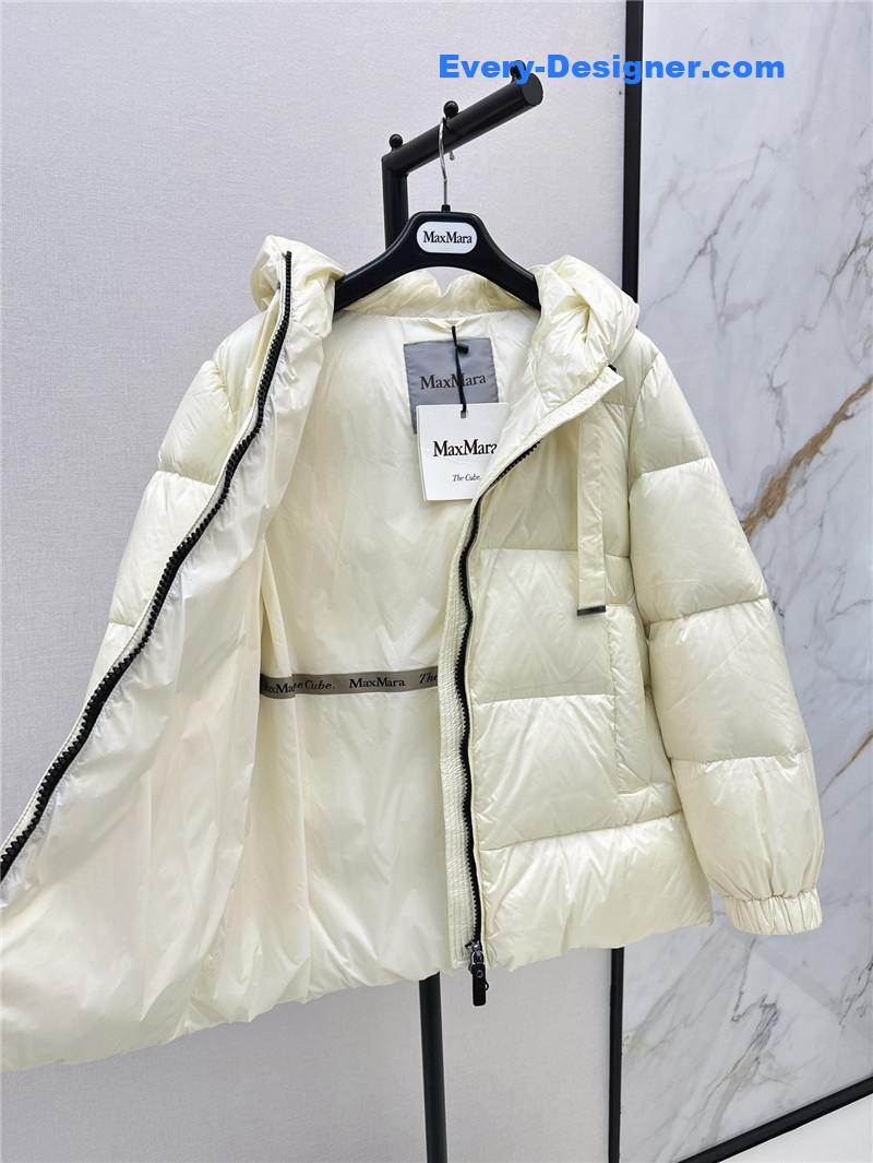 Vanitoo mid-length hooded down jacket replica clothing