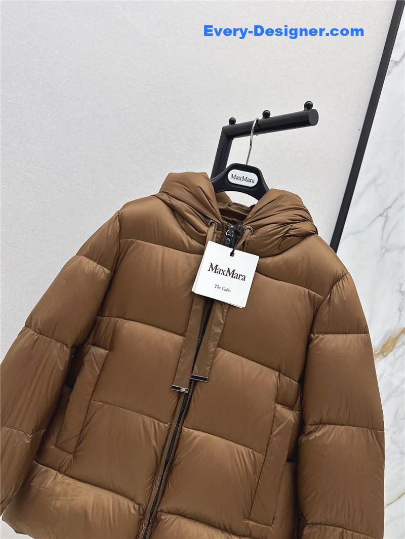 Vanitoo mid-length hooded down jacket replica clothing