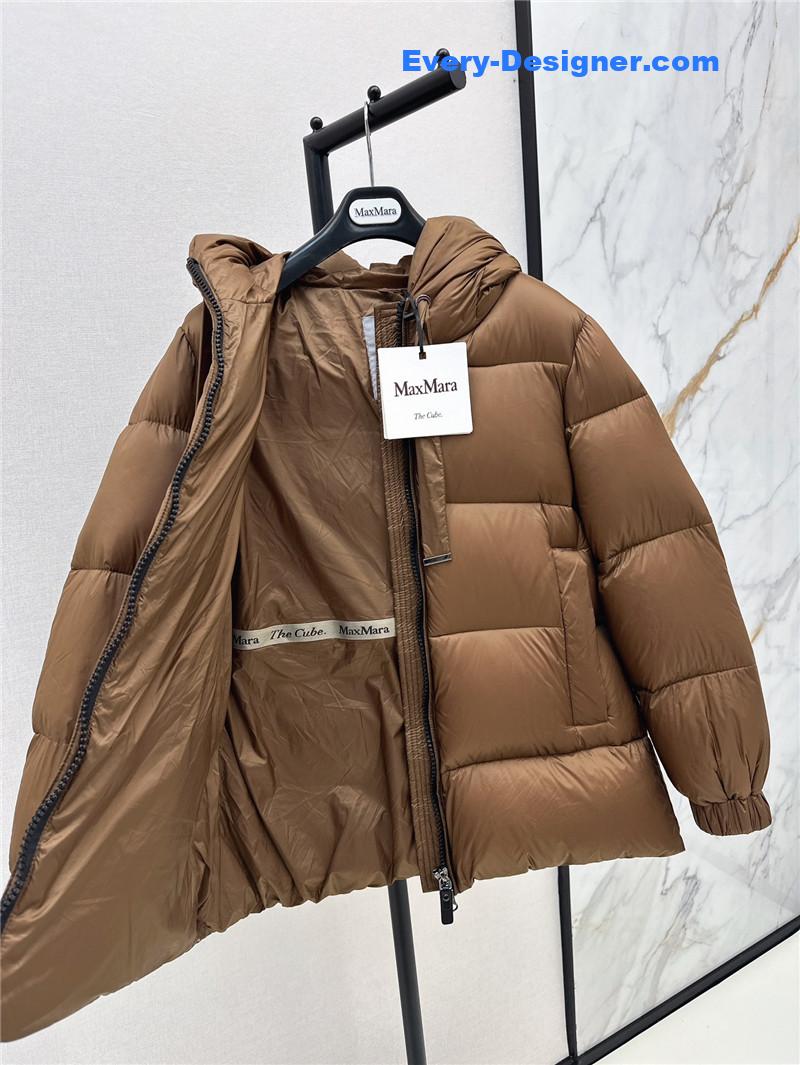 Vanitoo mid-length hooded down jacket replica clothing