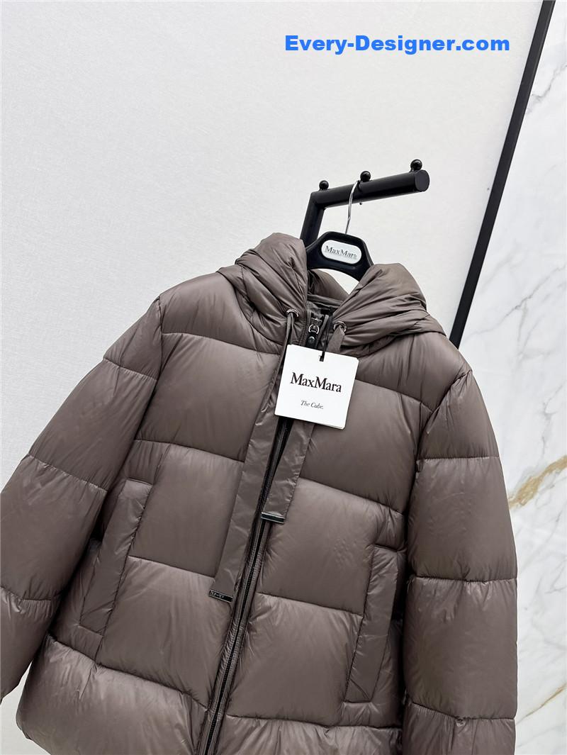 Vanitoo mid-length hooded down jacket replica clothing