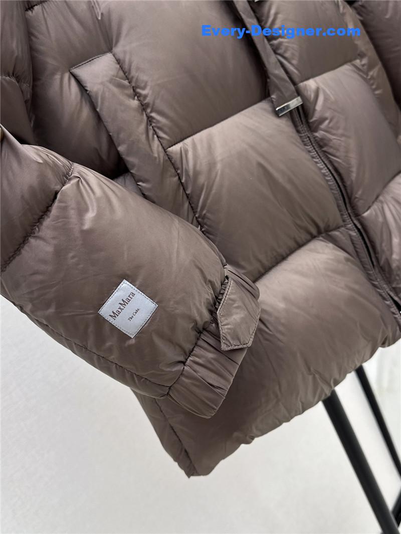 Vanitoo mid-length hooded down jacket replica clothing