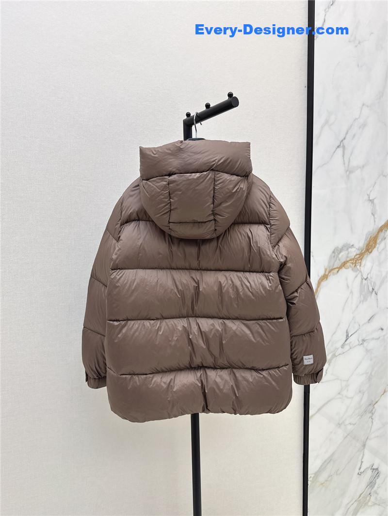 Vanitoo mid-length hooded down jacket replica clothing