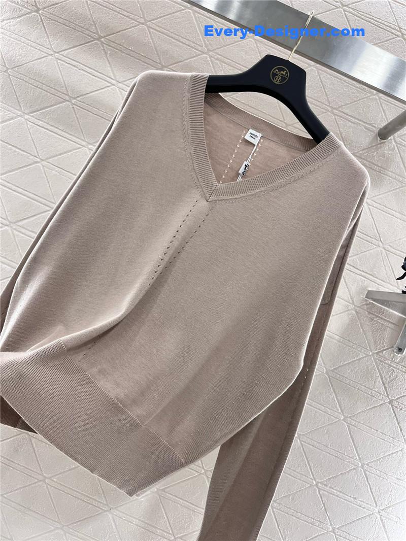 H**me5 v-neck knitted top replica clothing sites