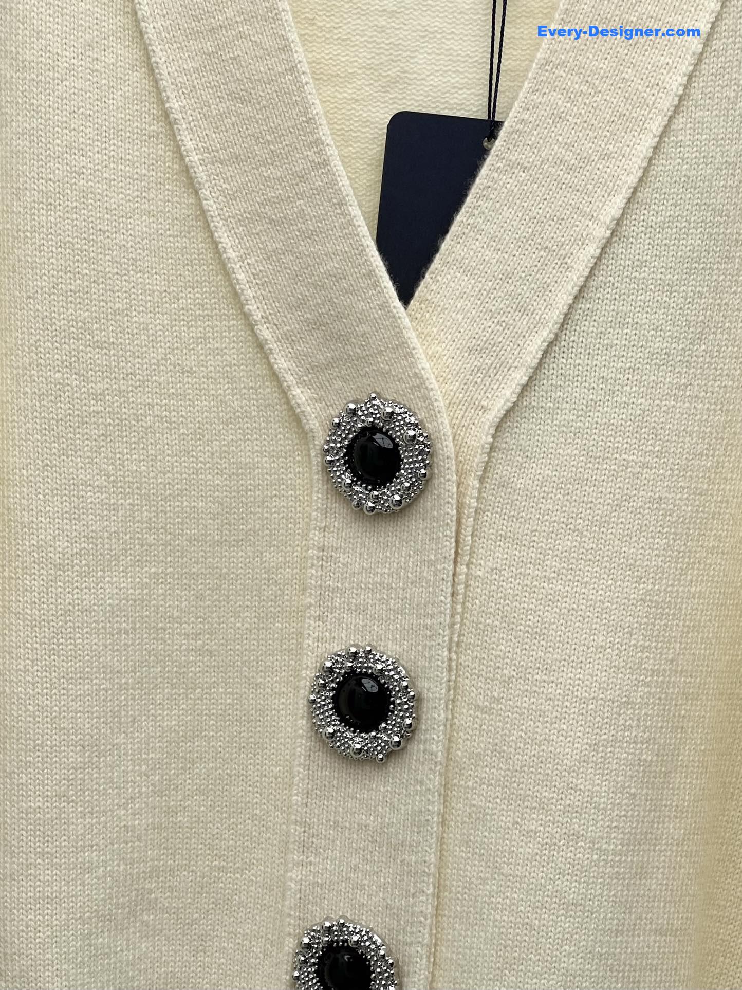 l0vis Vvtt0n ivory jewel button cardigan