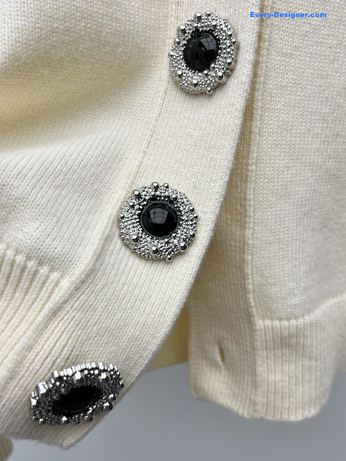 l0vis Vvtt0n ivory jewel button cardigan