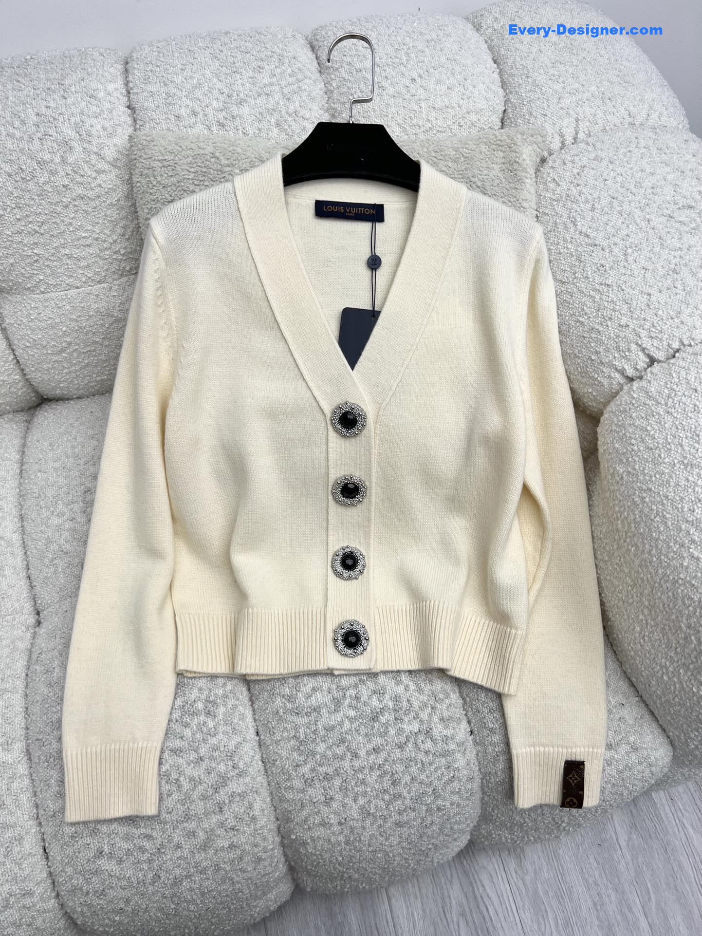 l0vis Vvtt0n ivory jewel button cardigan