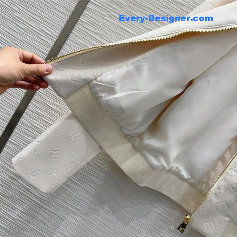 l0vis Vvtt0n lv new suit