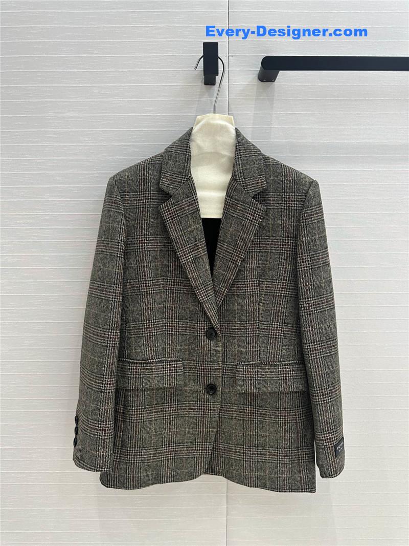 Pra*a british college suit