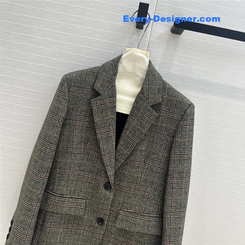 Pra*a british college suit