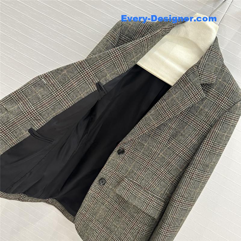 Pra*a british college suit