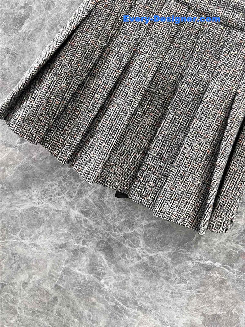 Ce1i*e short jacket + pleated skirt set